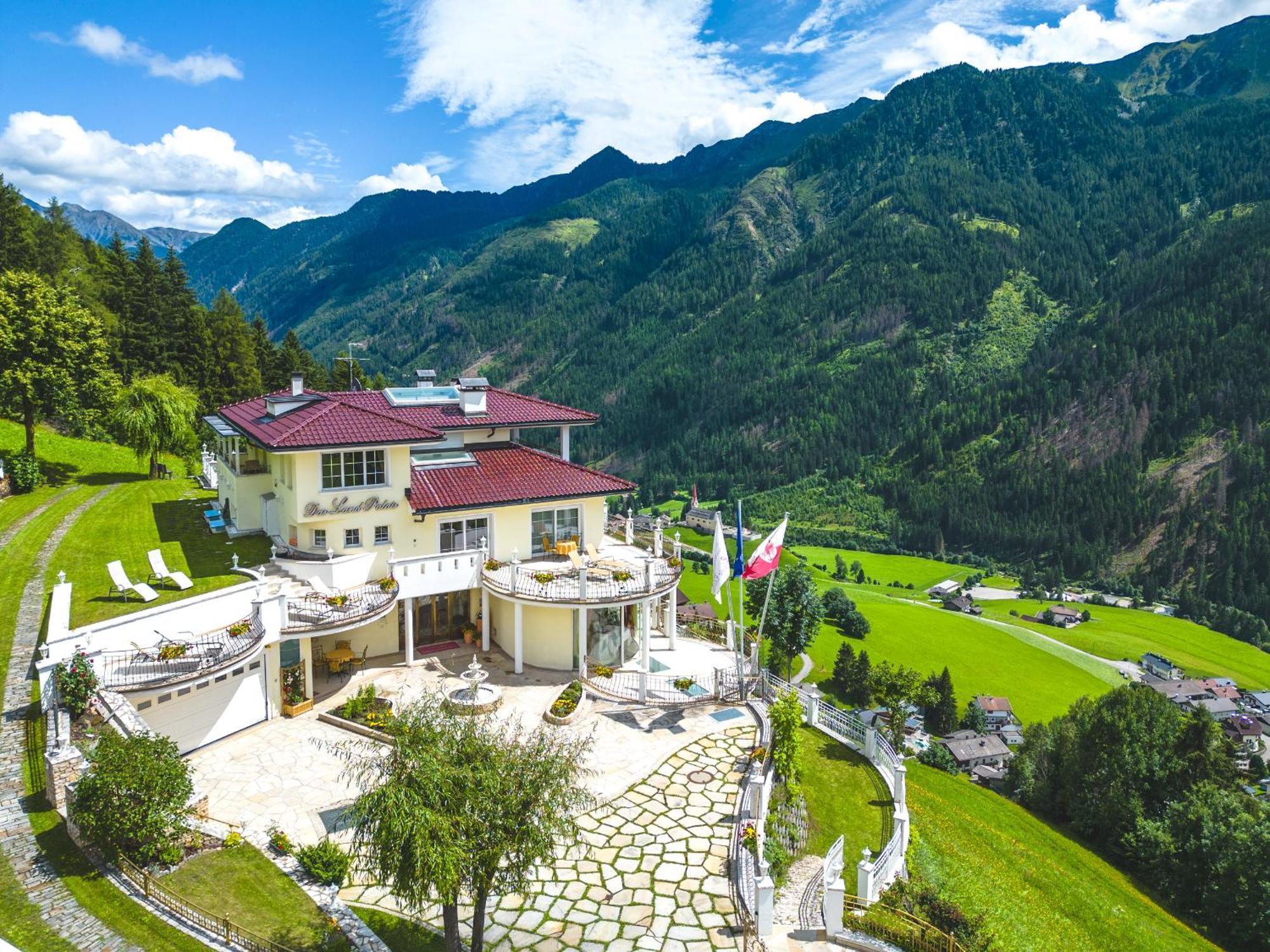 B&B Das Land-Palais - Private Mountain Hideaway Selva dei Molini Exteriör bild