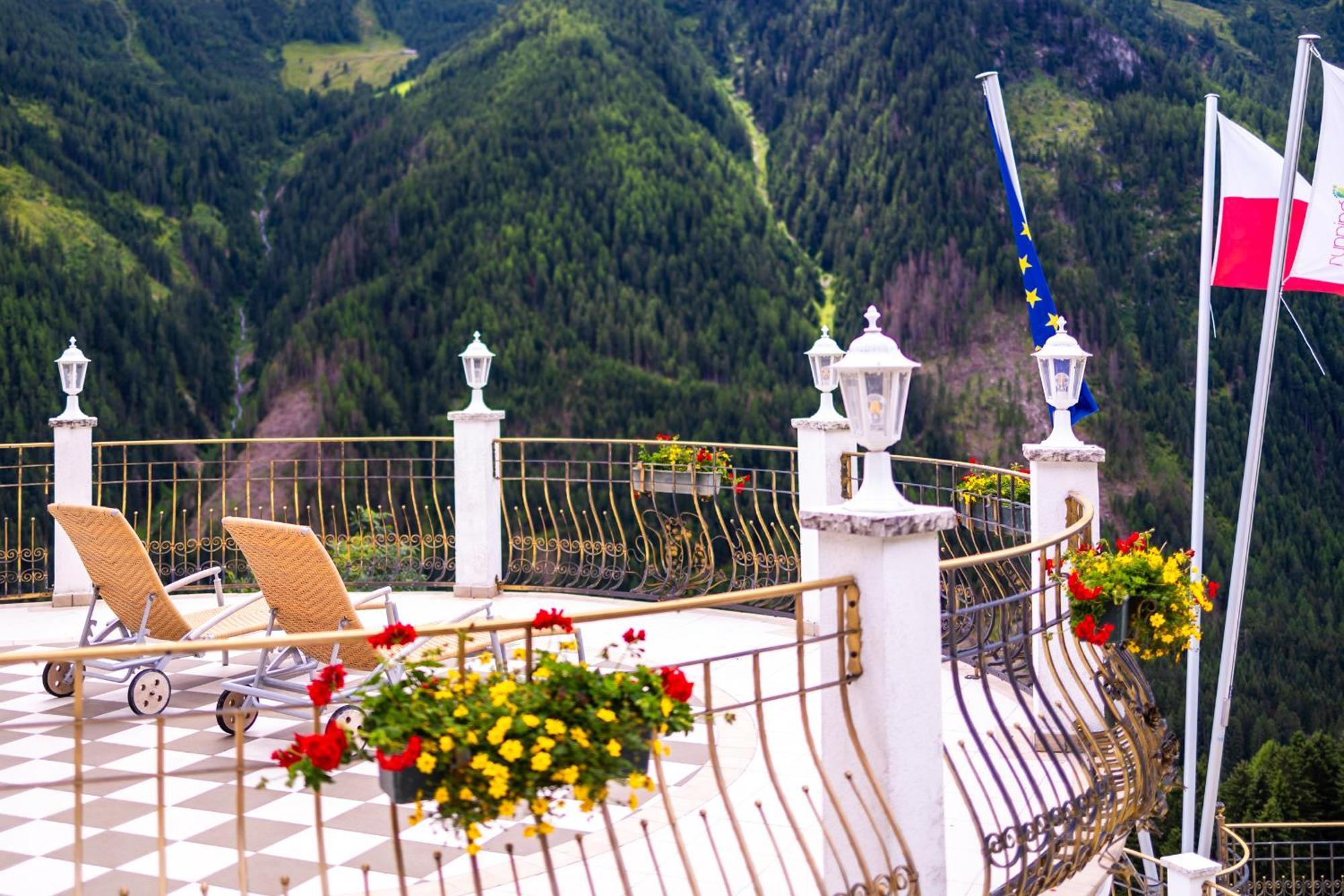 B&B Das Land-Palais - Private Mountain Hideaway Selva dei Molini Exteriör bild